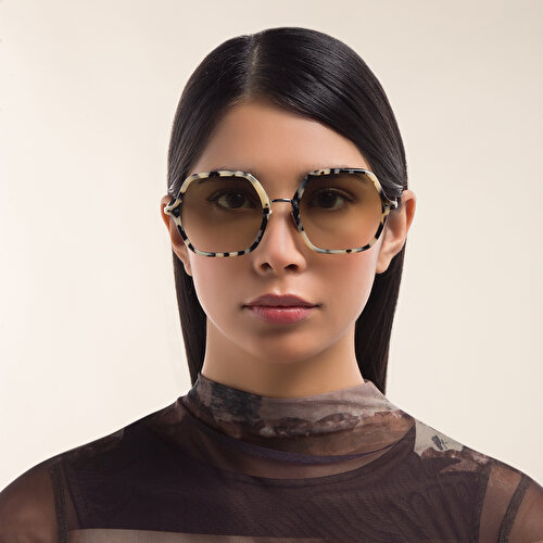 إيزابيل مارانت نظارة شمسية بتصميم غير منتظم