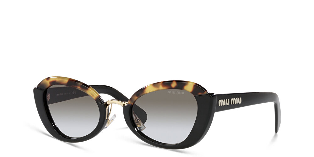 ميو ميو نظارة شمسية بإطار كات آي