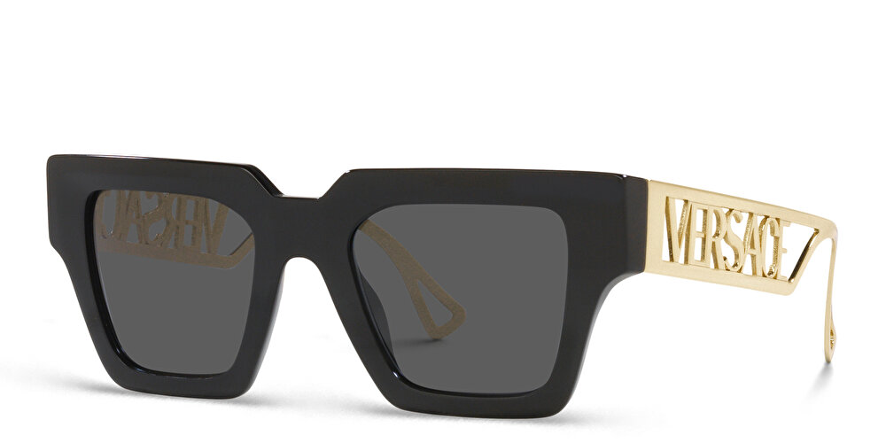 فيرزاتشي نظارات شمسية بشعار العلامة المستوحى من التسعينات